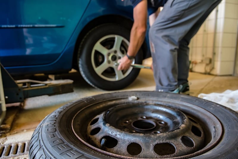 Tire seating